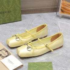 Gucci Flat Shoes